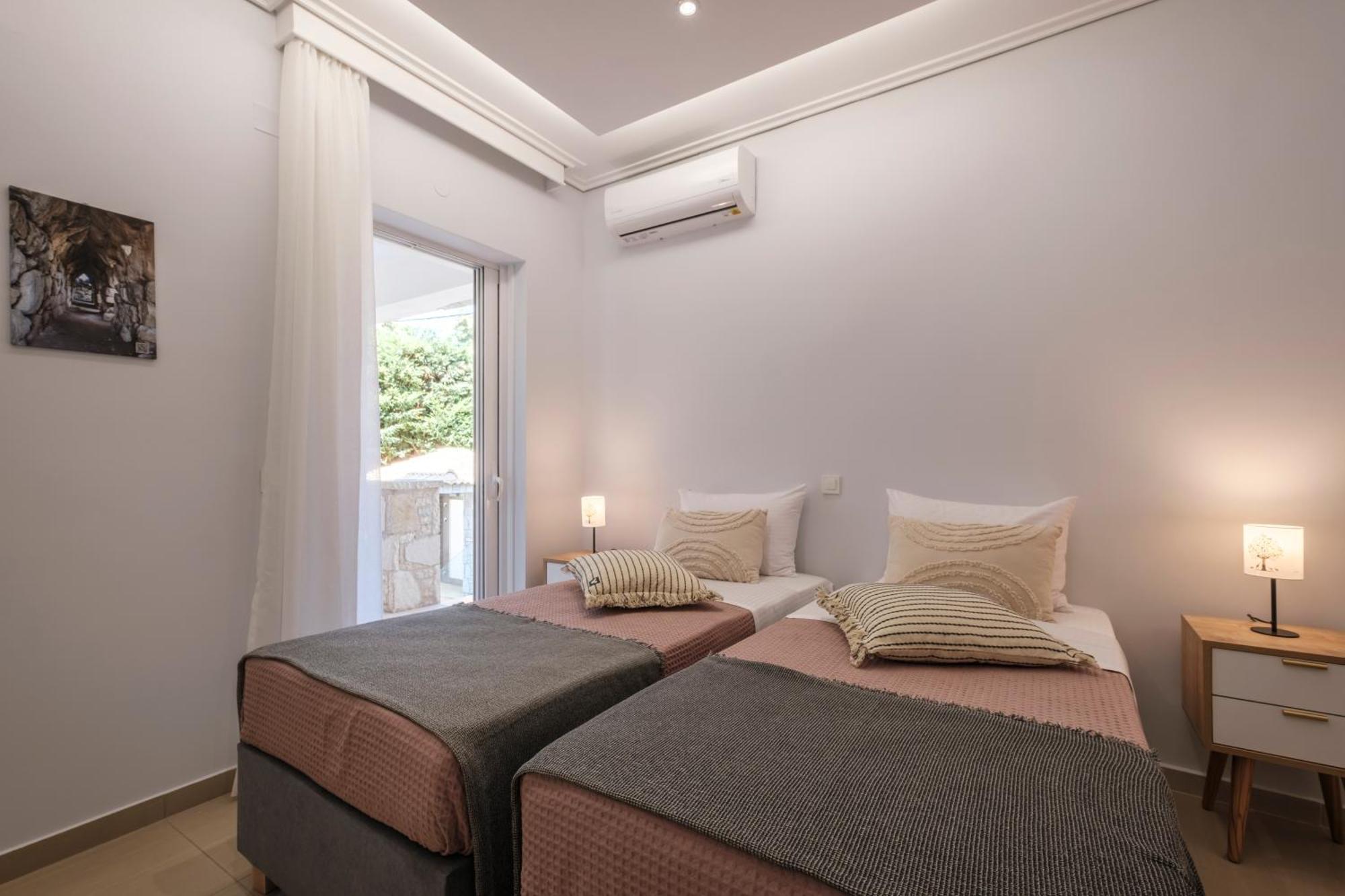 Shemesh Residence นาฟปลิโอ ภายนอก รูปภาพ